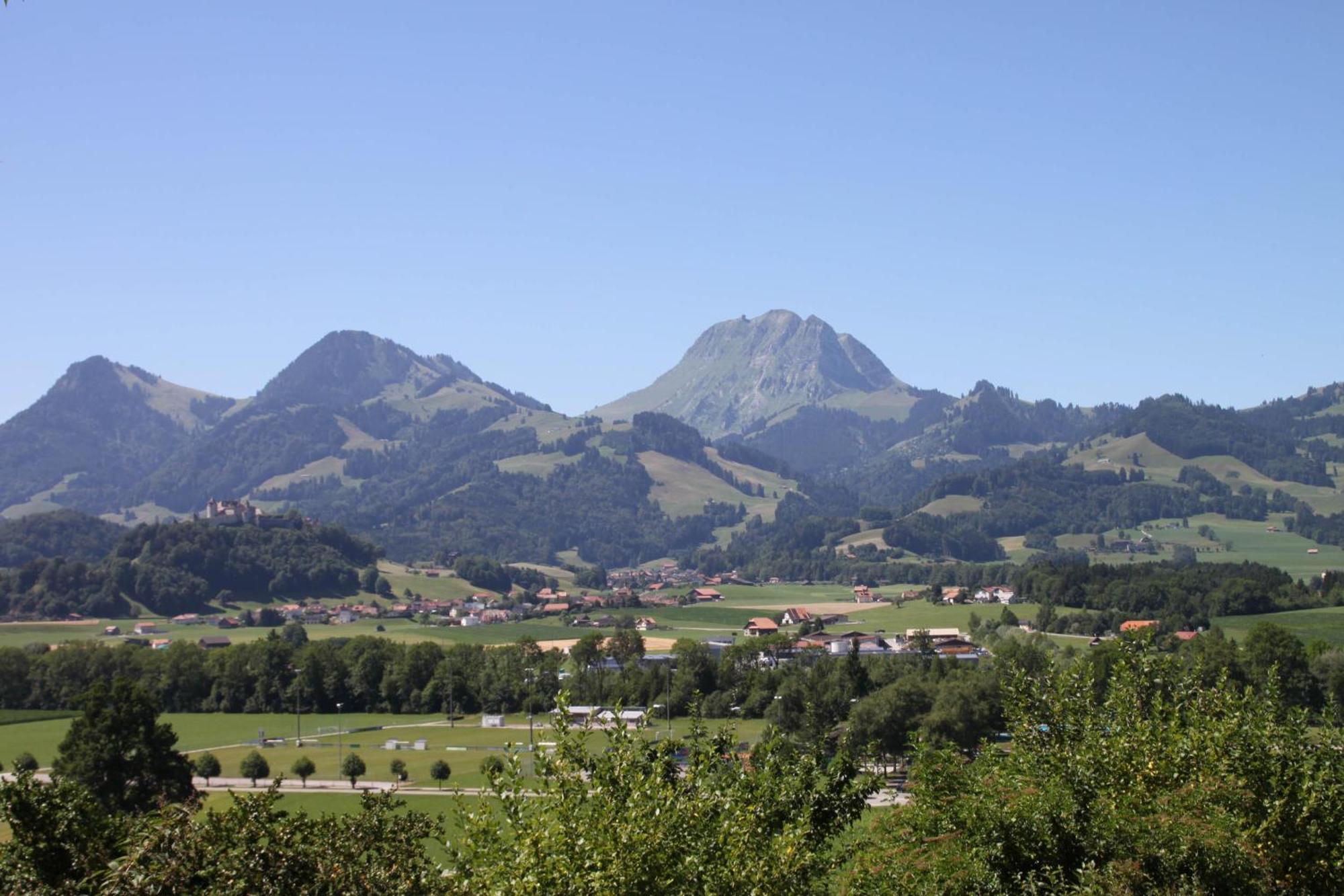 La Pierre A Catillon Moleson Bagian luar foto